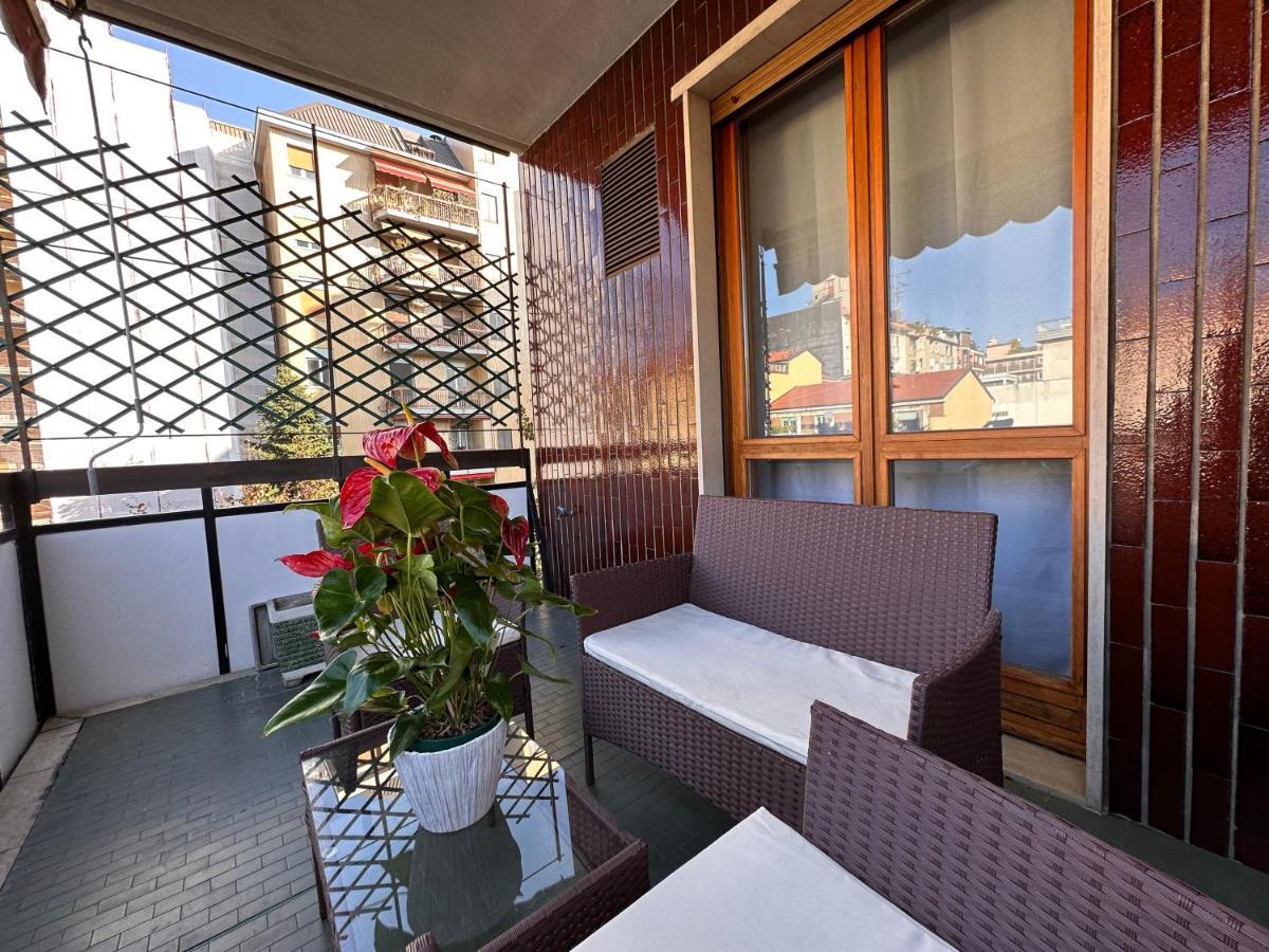 Best Way Rent - Apartments Near Tre Torri District Milão Exterior foto